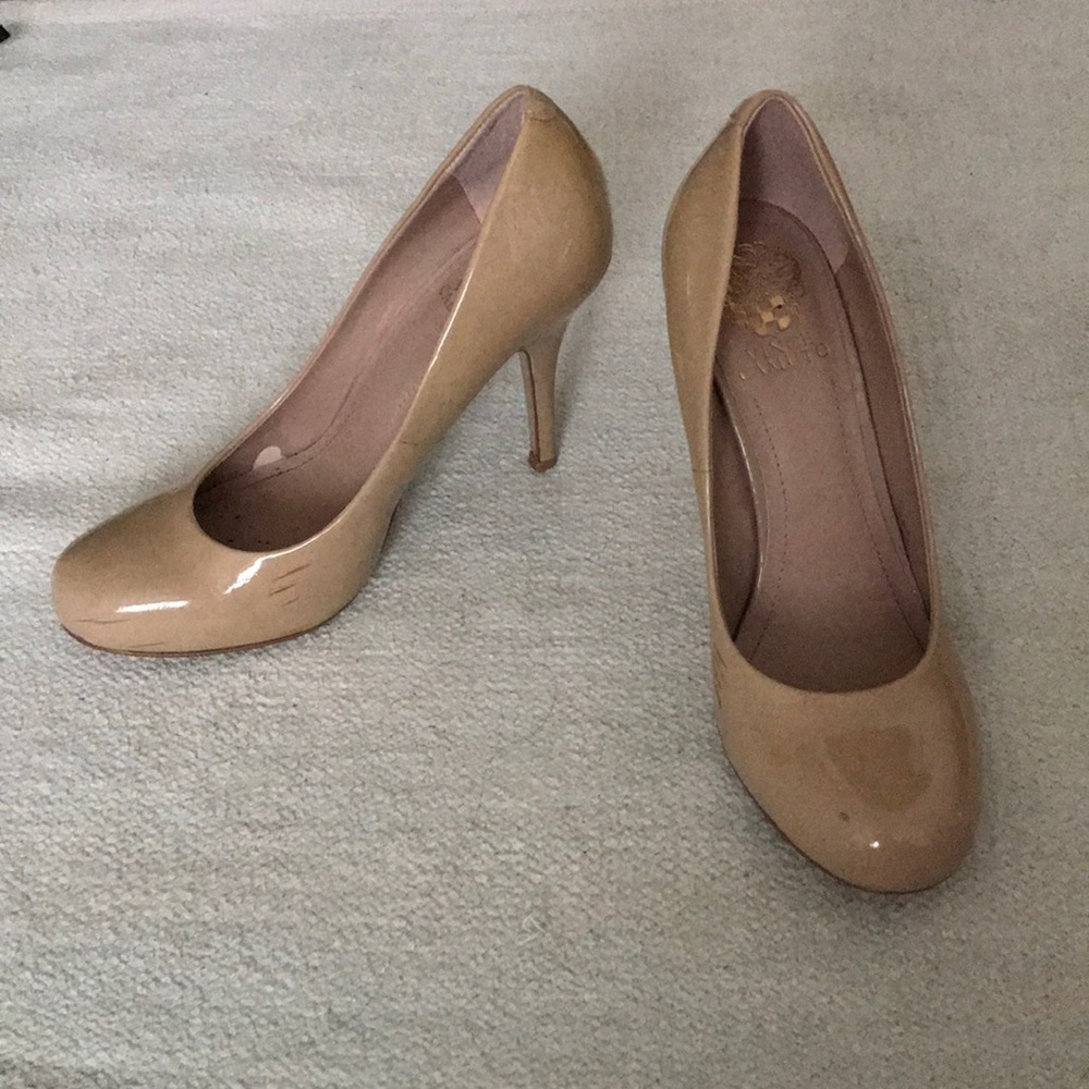 Vince Camuto Nude heels